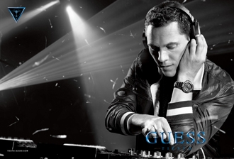 TIëSTO, NOUVELLE COLLABORATION AVEC GUESS - Tiësto, nouvelle collaboration avec Guess


	Guess, la célèbre marque denim est heureux d'annoncer une collaboration avec le ...