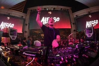 ALESSO A CéLéBRé SON 21èME ANNIVERSAIRE ... - Alesso a célébré son 21ème anniversaire au XS

Mardi dernier, le Dj de renommée mondiale Alesso a ...