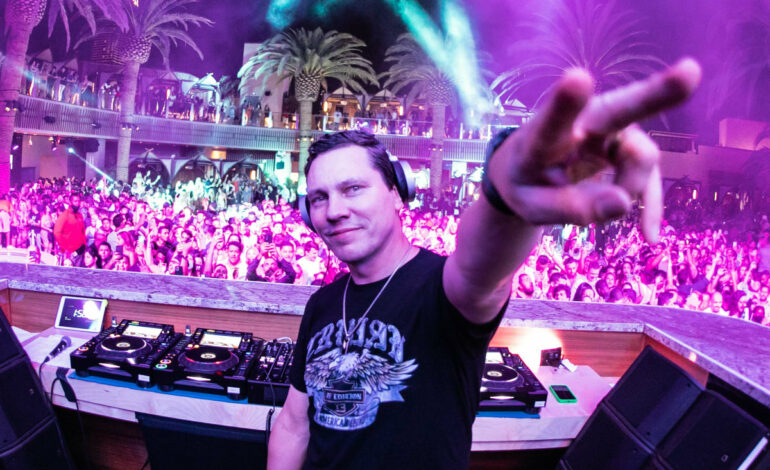  Tiësto cranks up the heat with new summer single