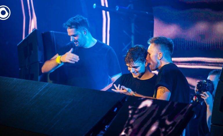  Martin Garrix makes a surprise performance at Nicky Romero’s event at ADE