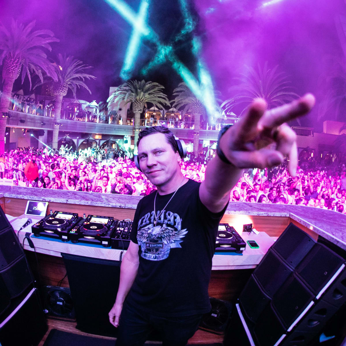 Tiësto cranks up the heat with new summer single